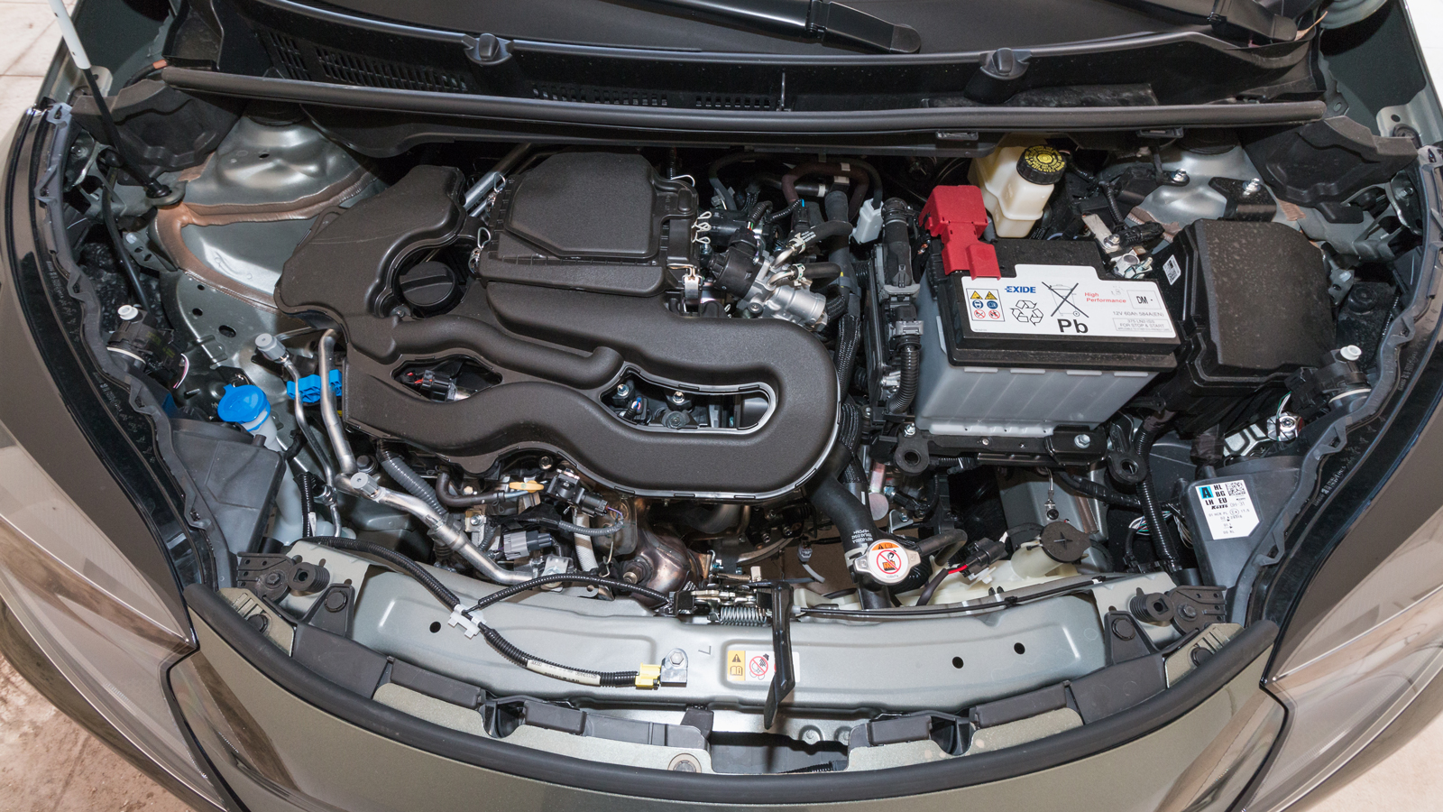 Κάτω από το καπό ο γνωστός ατμοσφαιρικός 1000αρης κινητήρας των 72 ίππων. Στο μέλλον ίσως δούμε κι άλλους!